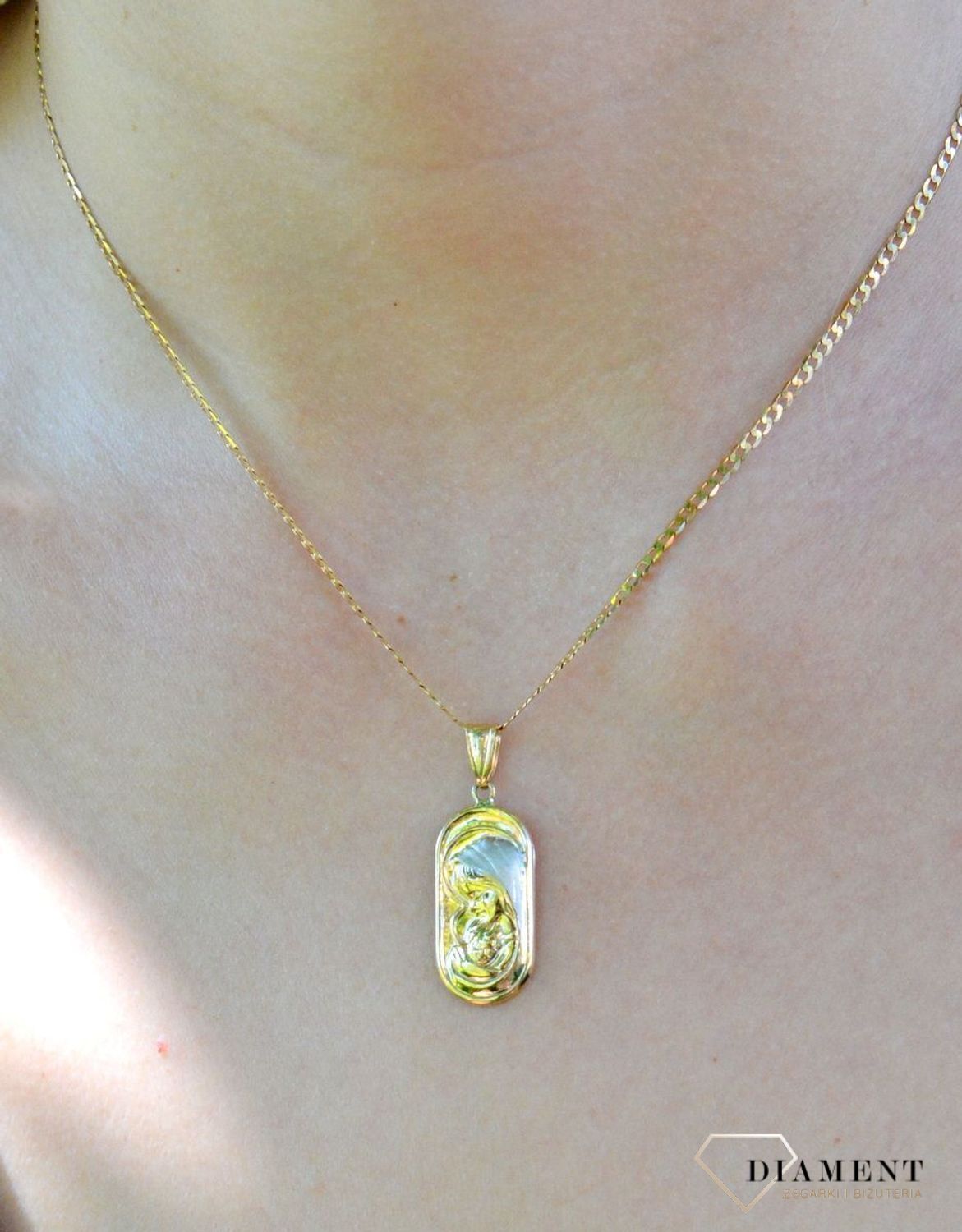 Złoty medalik prostokątny 375 z Matką Boską Częstochowską ZA 308 375as.jpg